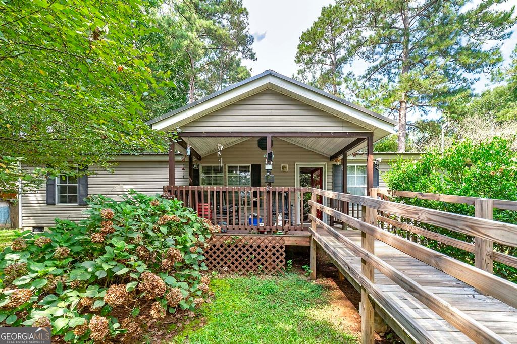 Photo of 450 Lakeshore Drive, Jackson, GA 30233 (MLS # 10669794)