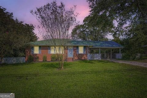 381 W Candler ST Winder GA 30680