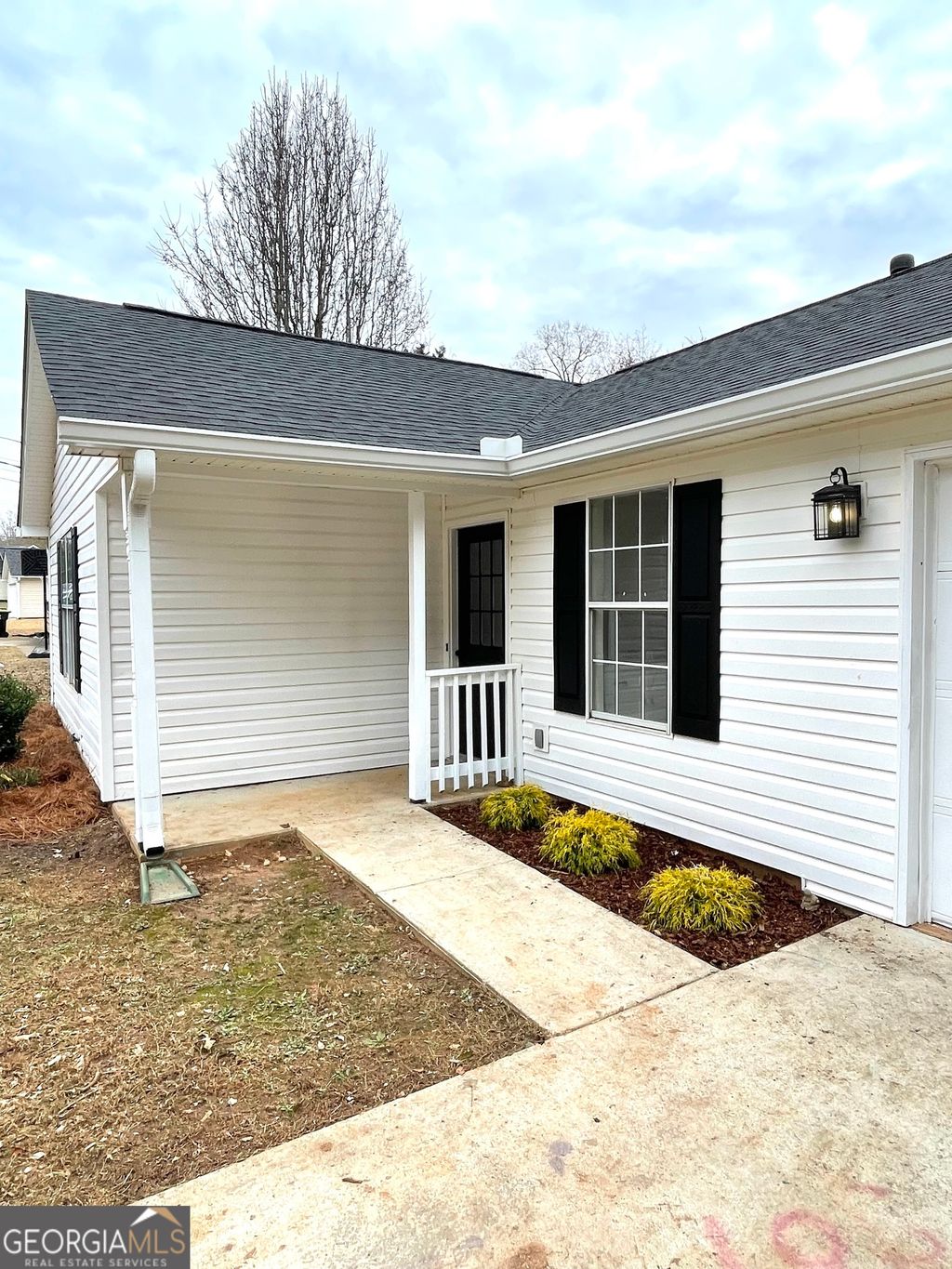 Photo of 34 Canterbury Drive, Grantville, GA 30220 (MLS # 10666795)