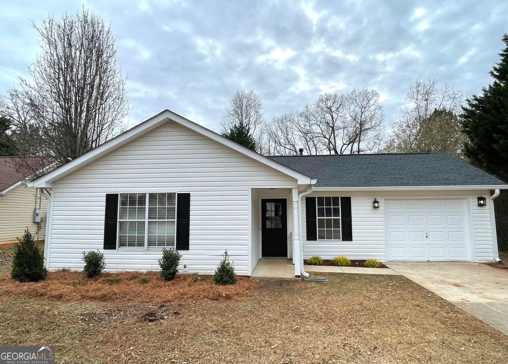 Photo of 34 Canterbury Drive, Grantville, GA 30220 (MLS # 10666795)
