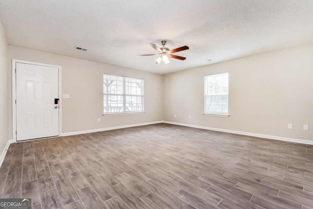 Photo of 354 Mcarthur Drive, Marietta, GA 30060 (MLS # 10650197)