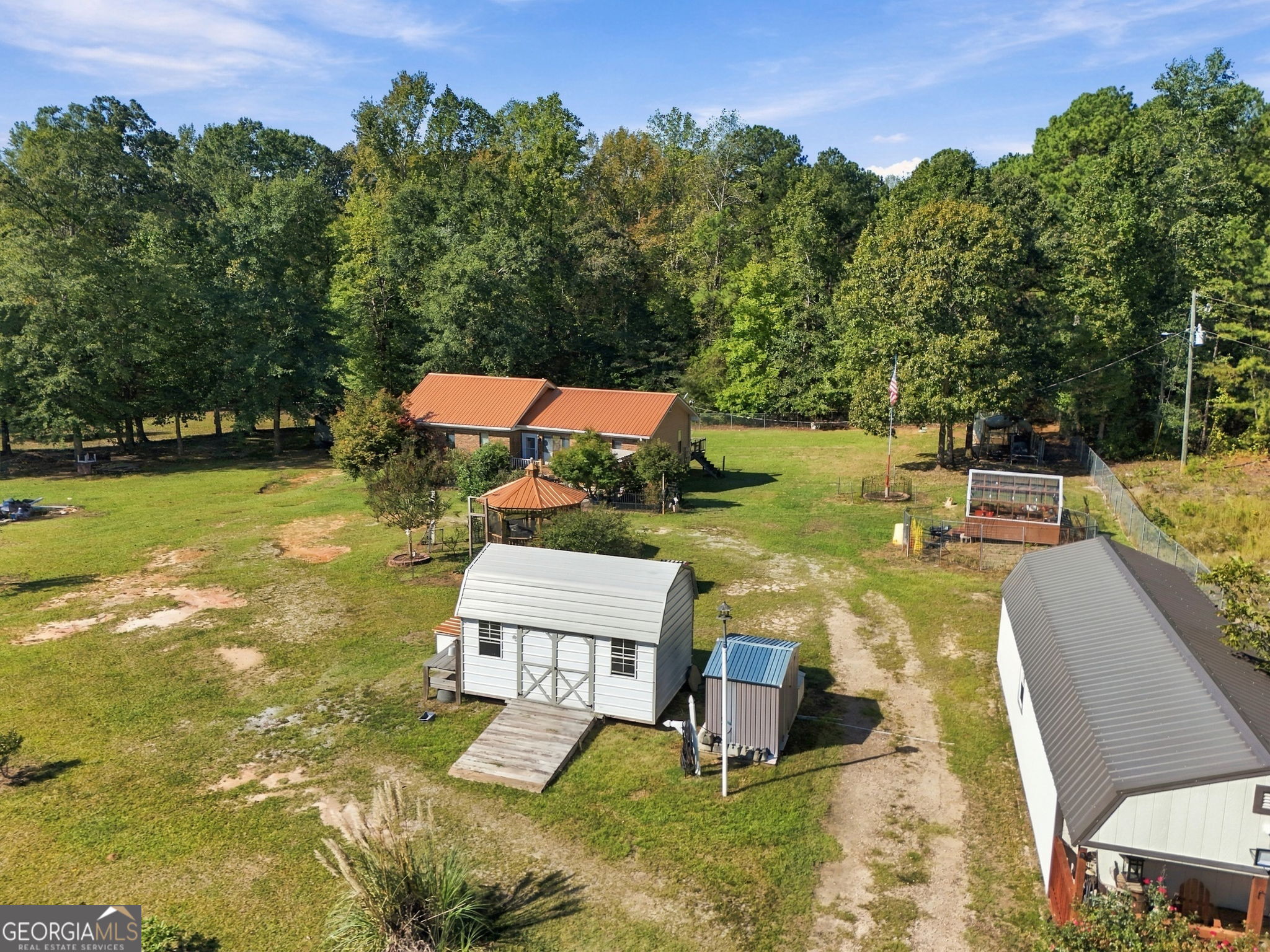 525 Dean RD
