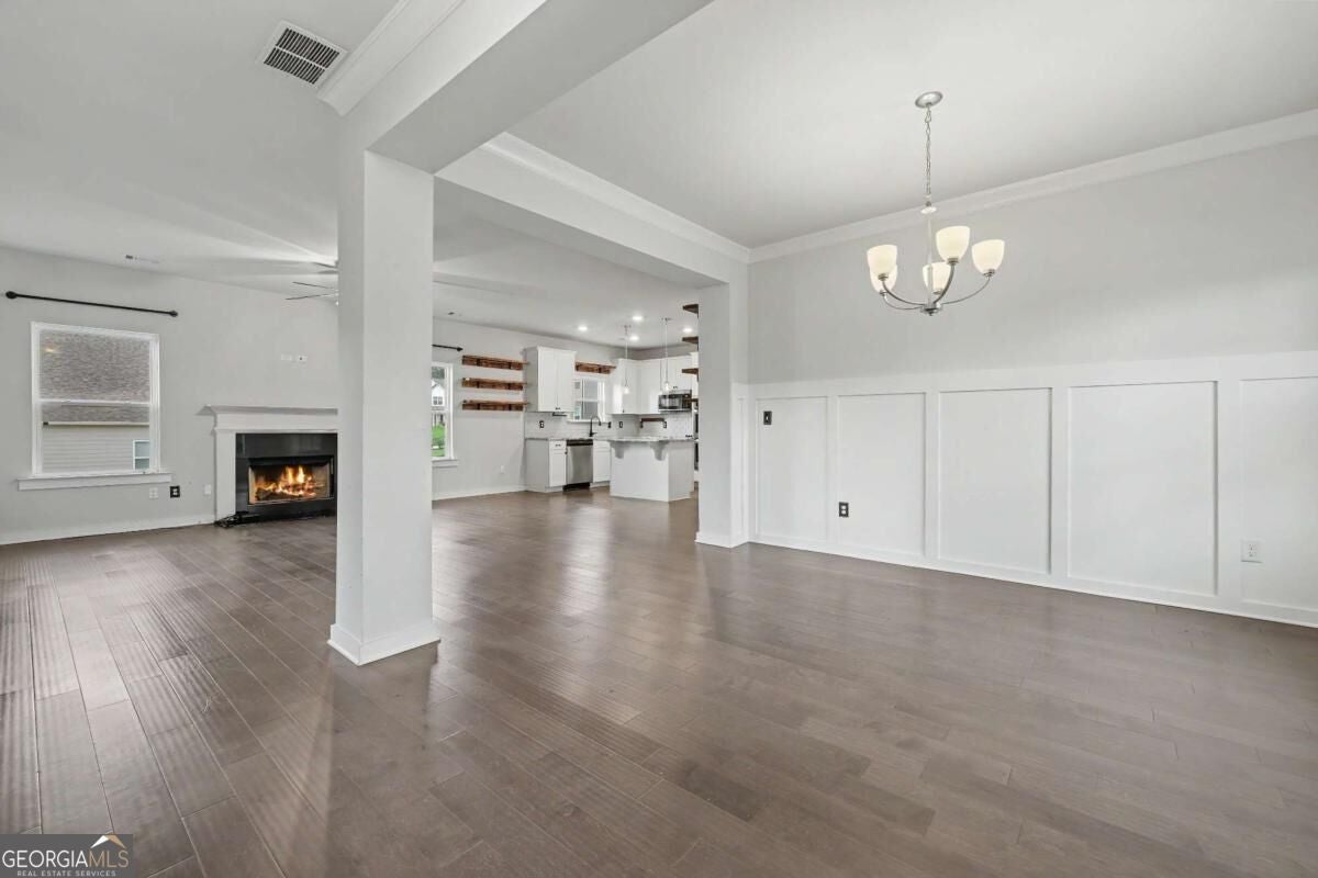 1328 Woods LN