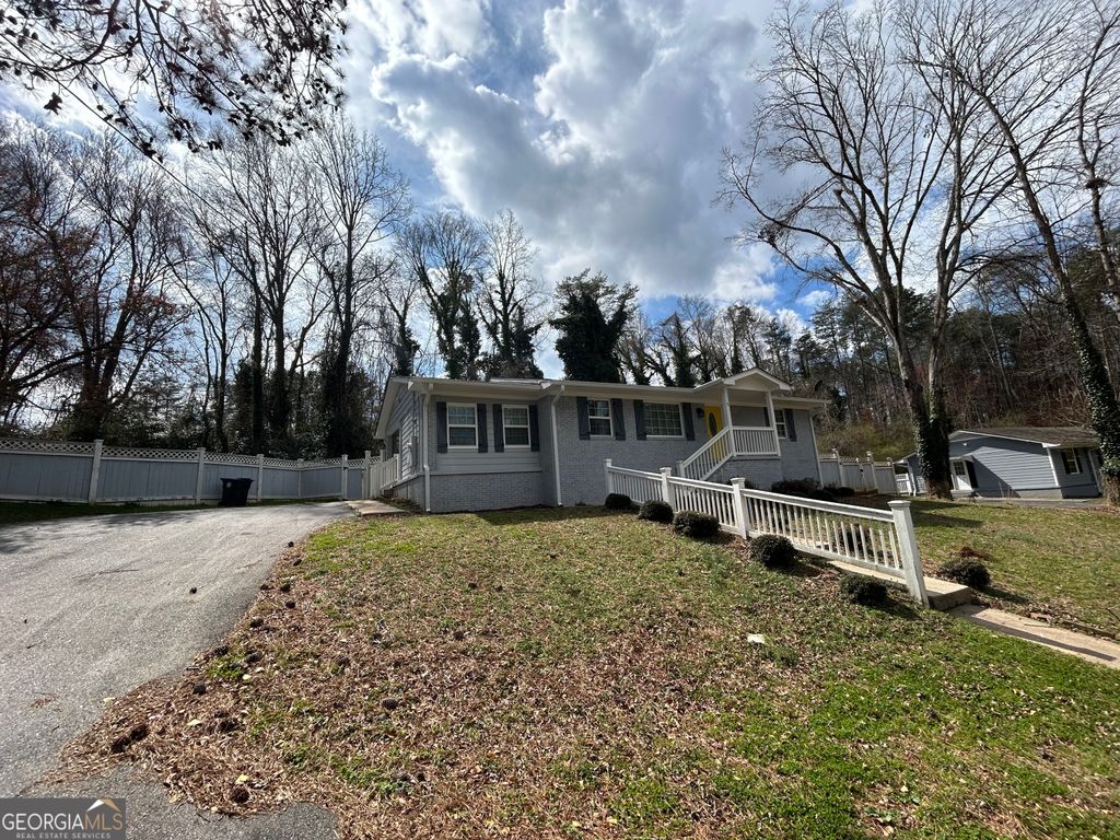 Photo of 3 Indianola Drive, Gainesville, GA 30501 (MLS # 10705996)