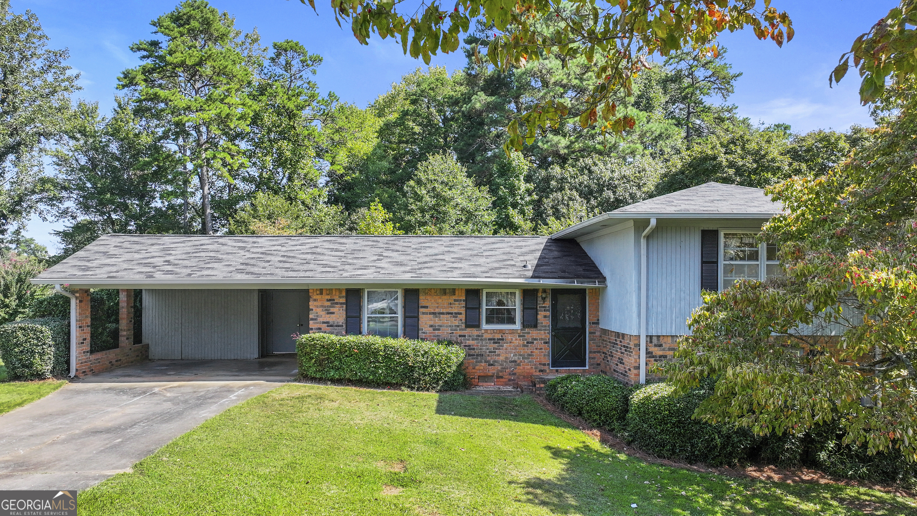 Classic 3-bedroom, 2-bath brick ranch house in Gainesville, offering a fantastic opportunity for you to upgrade this home with your personal touch. This home offers a functional floor plan, a private patio, and a backyard for your family. Its comfortable design awaits your creative updates, allowing you to transform it into your very own dream space. The location is close to all Gainesville has to offer, ensuring easy access to shopping, restaurants, and is only 4 miles from UNG and in the Chestatee school district. Make an appointment to see your future home!