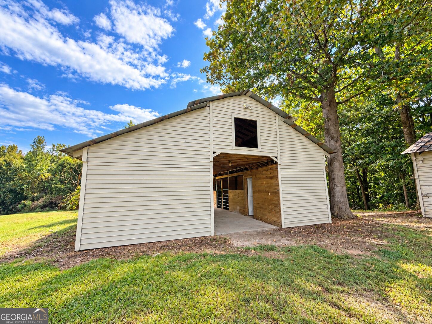 81 Anderson LN