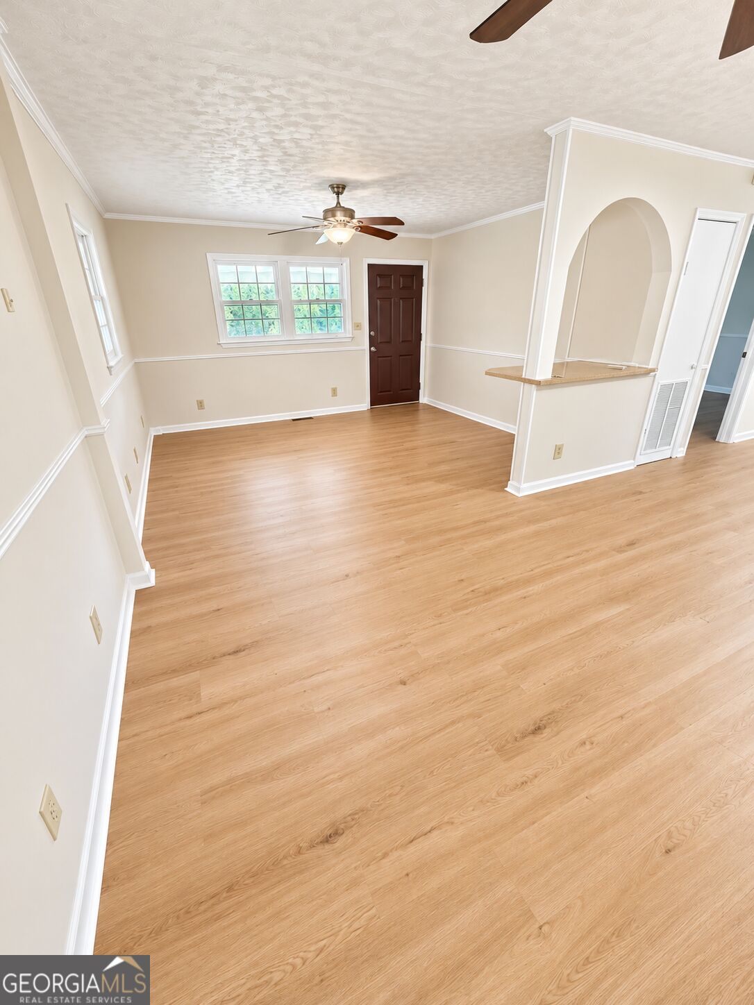 81 Anderson LN