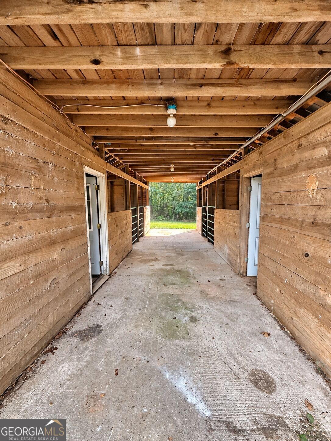81 Anderson LN