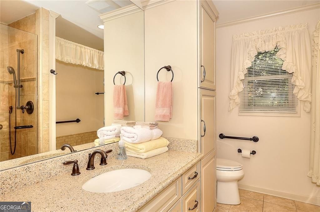 Lilburn, Georgia 30047, United States, 4 Bedrooms Bedrooms, ,5 BathroomsBathrooms,Residential,Active,152667