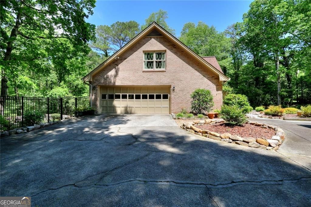 Lilburn, Georgia 30047, United States, 4 Bedrooms Bedrooms, ,5 BathroomsBathrooms,Residential,Active,152667