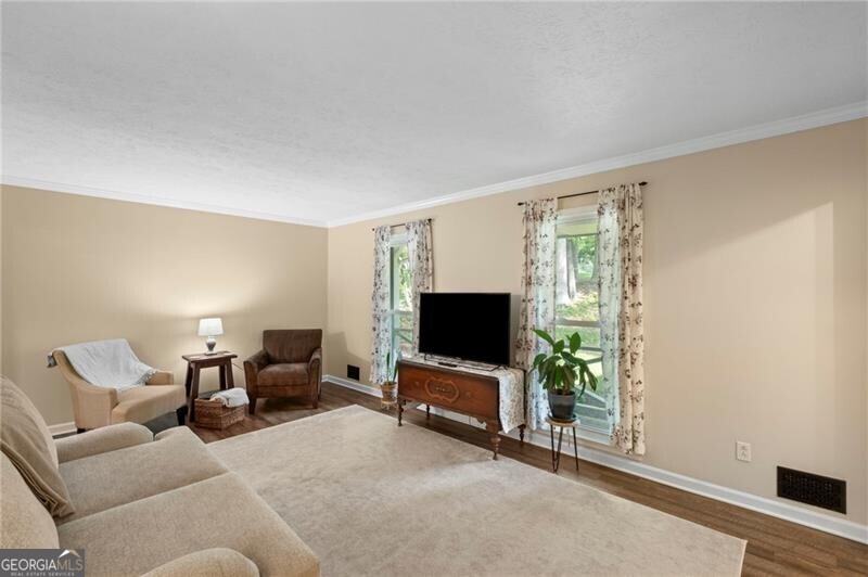 Roswell, Georgia 30075, United States, 4 Bedrooms Bedrooms, ,3 BathroomsBathrooms,Residential,Active,115995