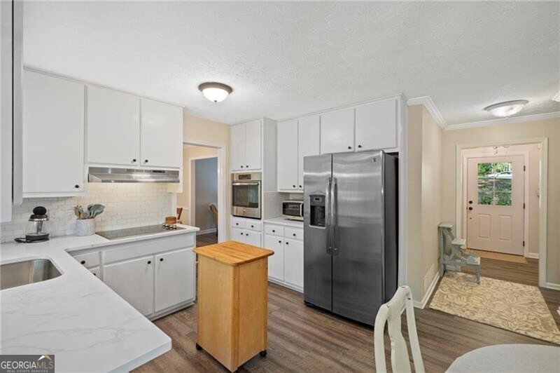 Roswell, Georgia 30075, United States, 4 Bedrooms Bedrooms, ,3 BathroomsBathrooms,Residential,Active,115995