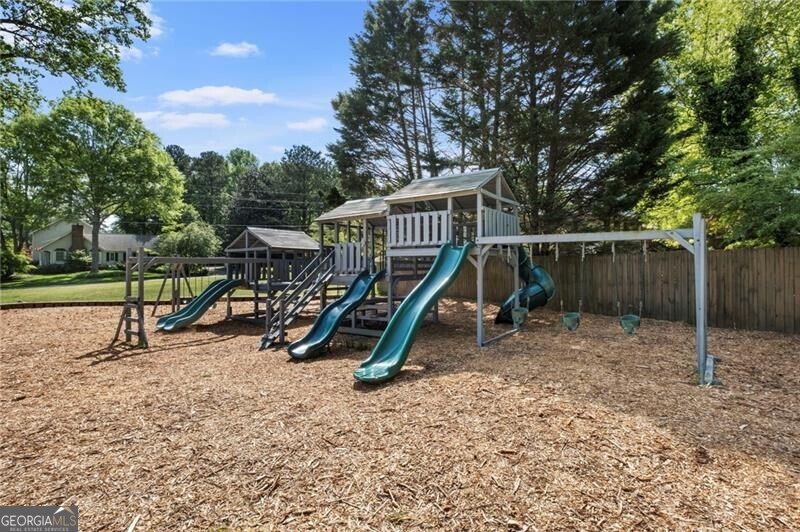 Roswell, Georgia 30075, United States, 4 Bedrooms Bedrooms, ,3 BathroomsBathrooms,Residential,Active,115995