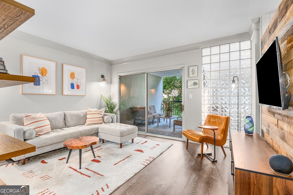 Photo of 275 13th Street NE #210, Atlanta, GA 30309 (MLS # 10758026)