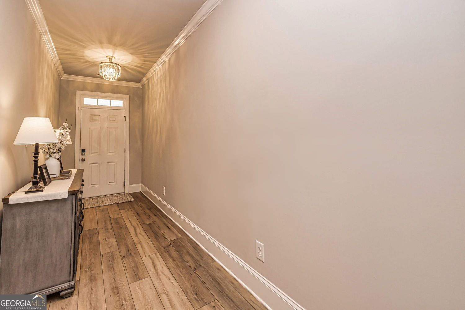 133 Vivian LN