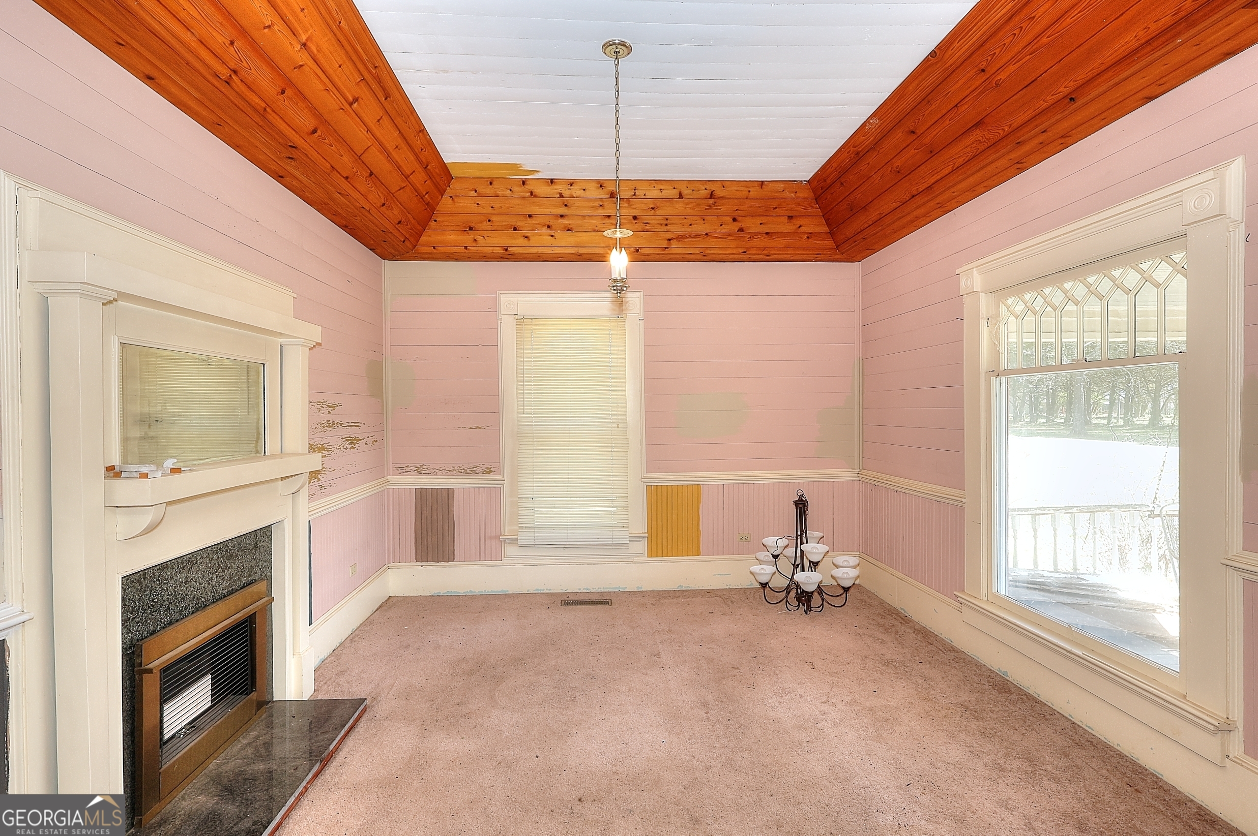 1038 W Main ST