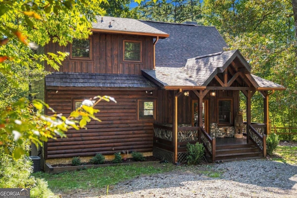 Photo of 264 Lickskillet Hollow, Blue Ridge, GA 30513 (MLS # 10873797)