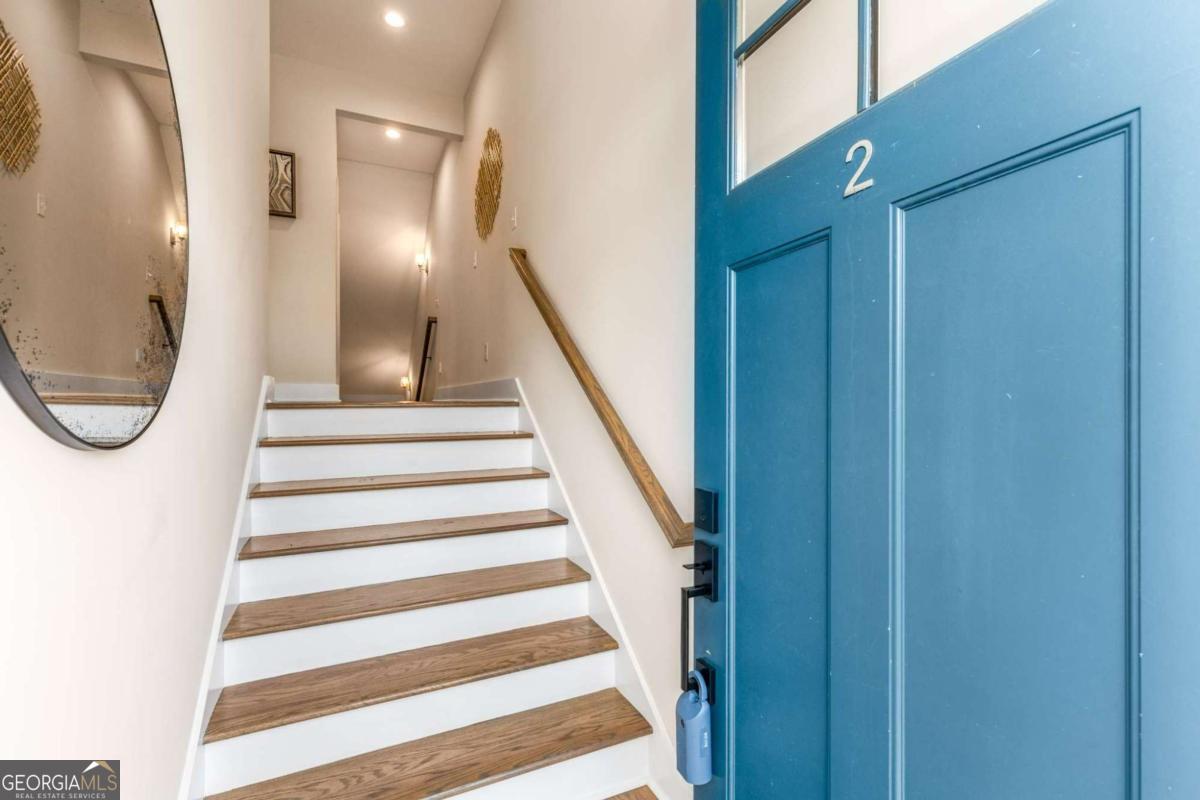 370 THRASHER ST 2