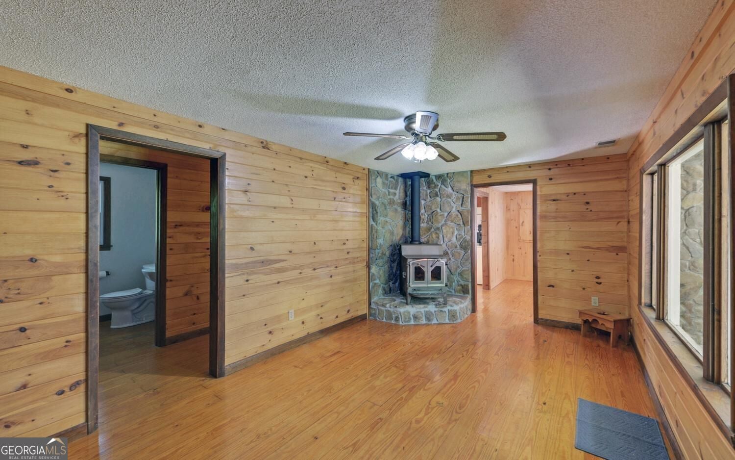 910 Hells Hollow RD