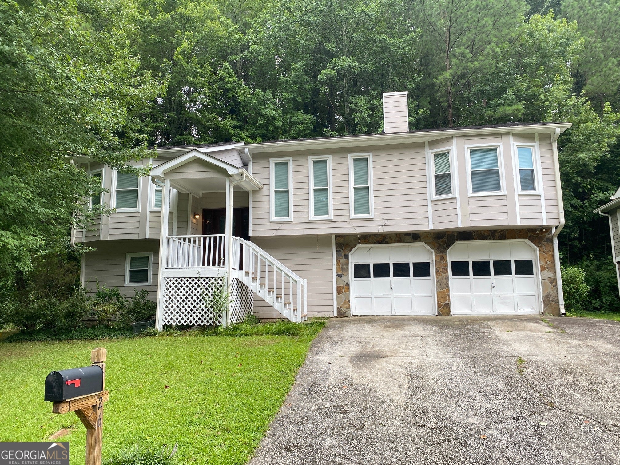 1326 Williamsburg LN