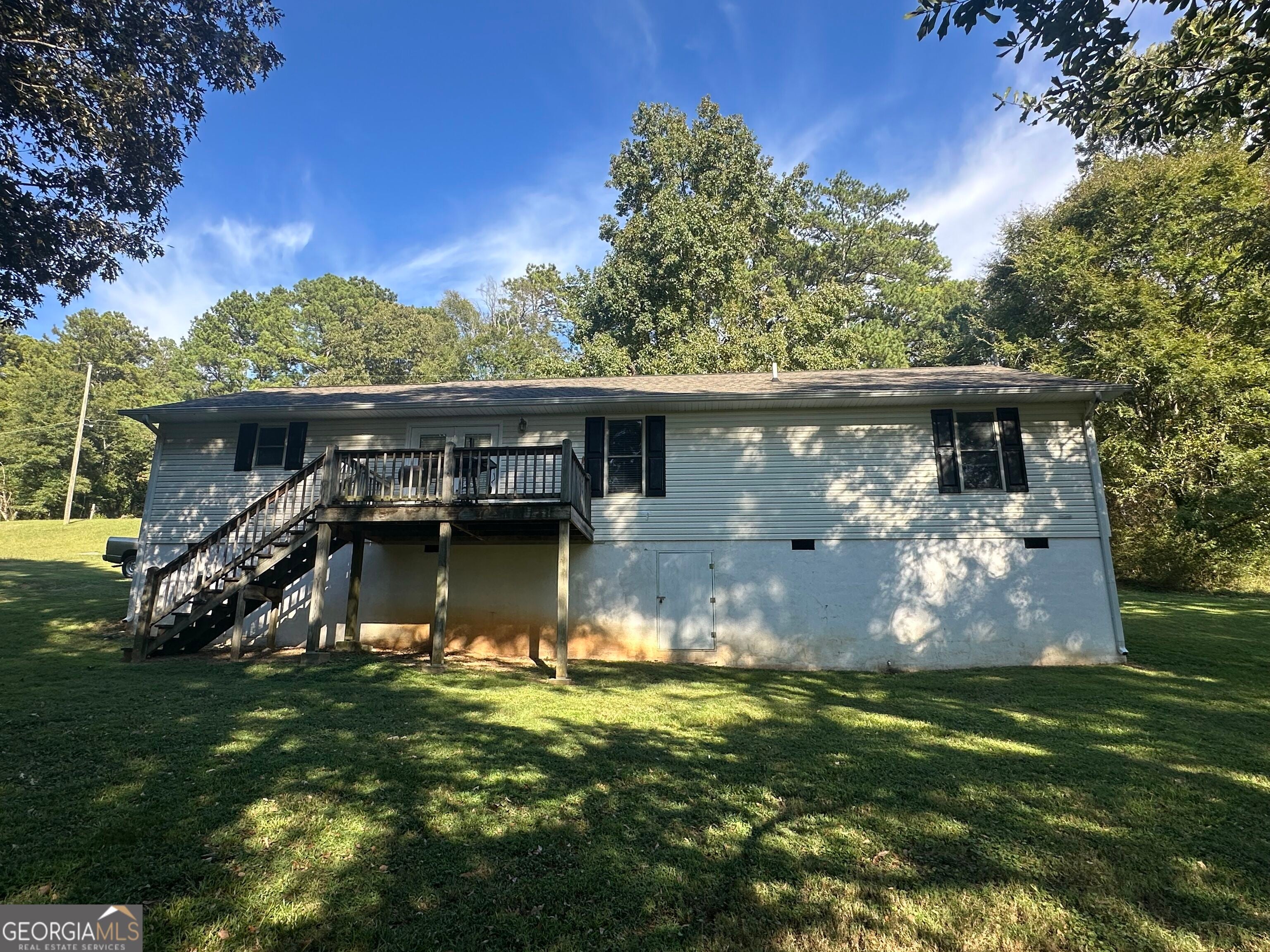 3 Doncaster DR NE