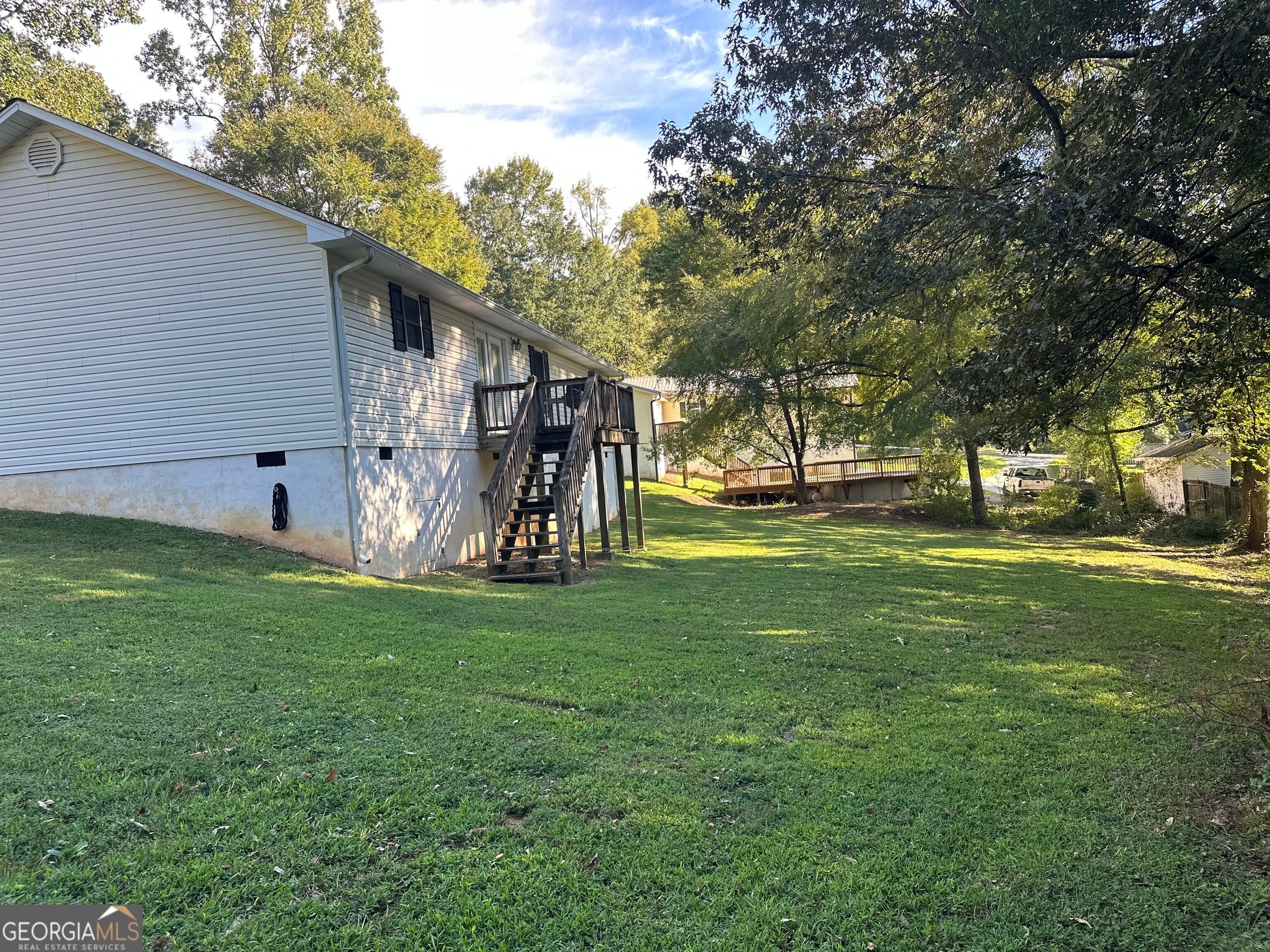3 Doncaster DR NE