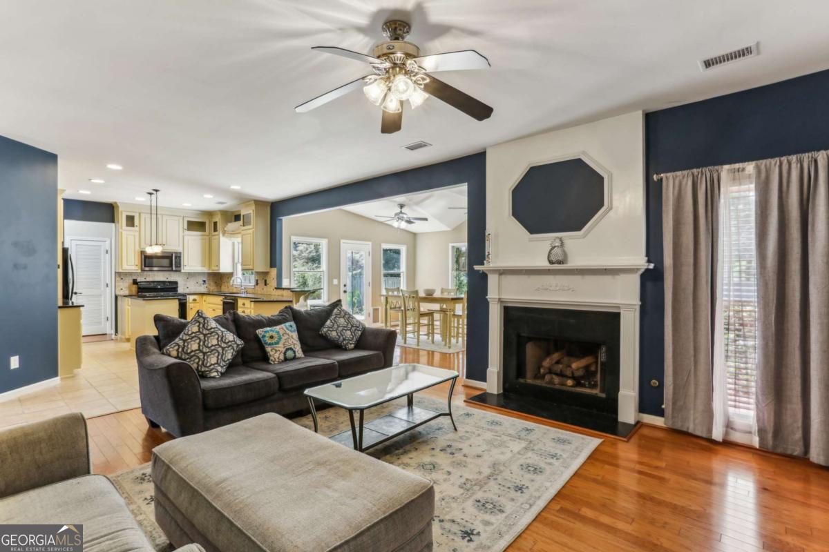 3955 Brockett WALK