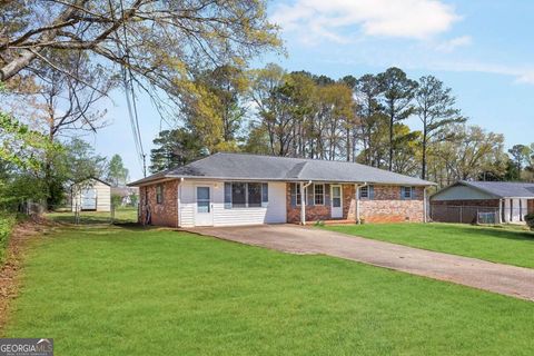 Single Family Residence in Villa Rica GA 1505 Syble Drive.jpg