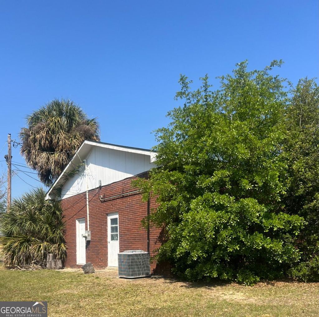 Photo of 1178 E Winthrope Avenue, Millen, GA 30442 (MLS # 10734262)