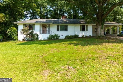 Photo of 256 4th Avenue, Winder, GA 30680 (MLS # 10612980)