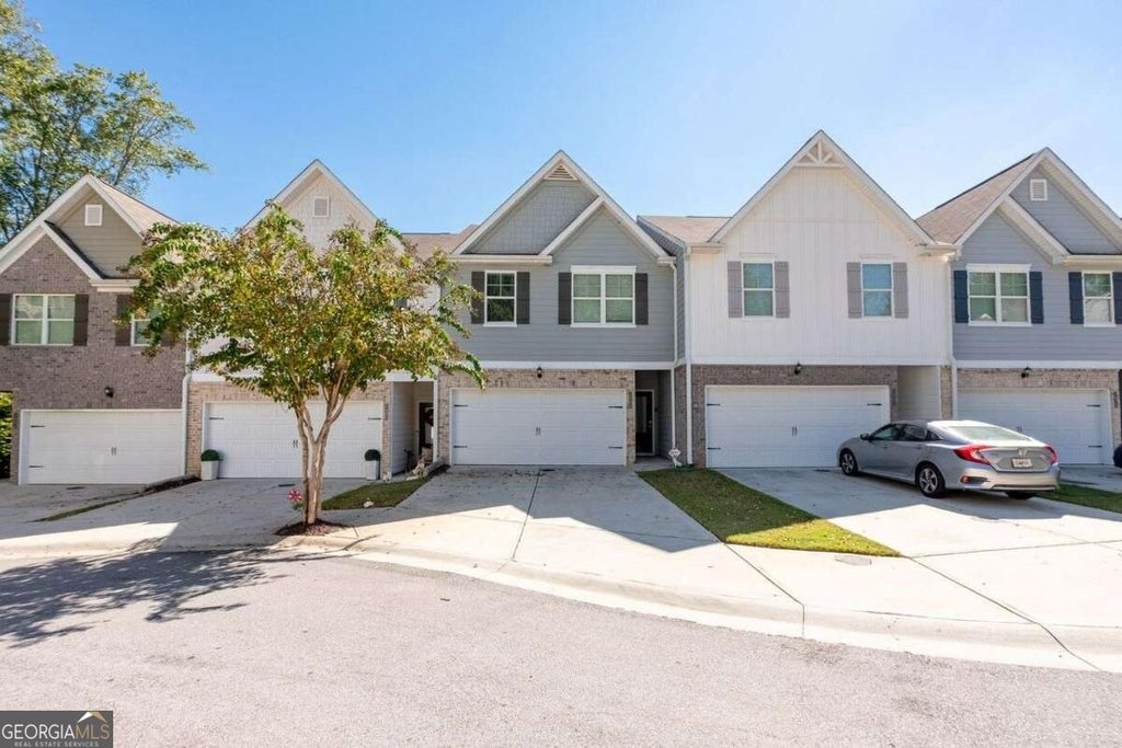 Photo of 3686 Abbey Way, Gainesville, GA 30507 (MLS # 10878345)