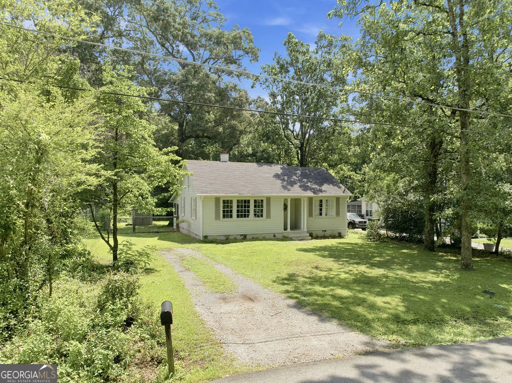 608 Briarwood Circle NW
