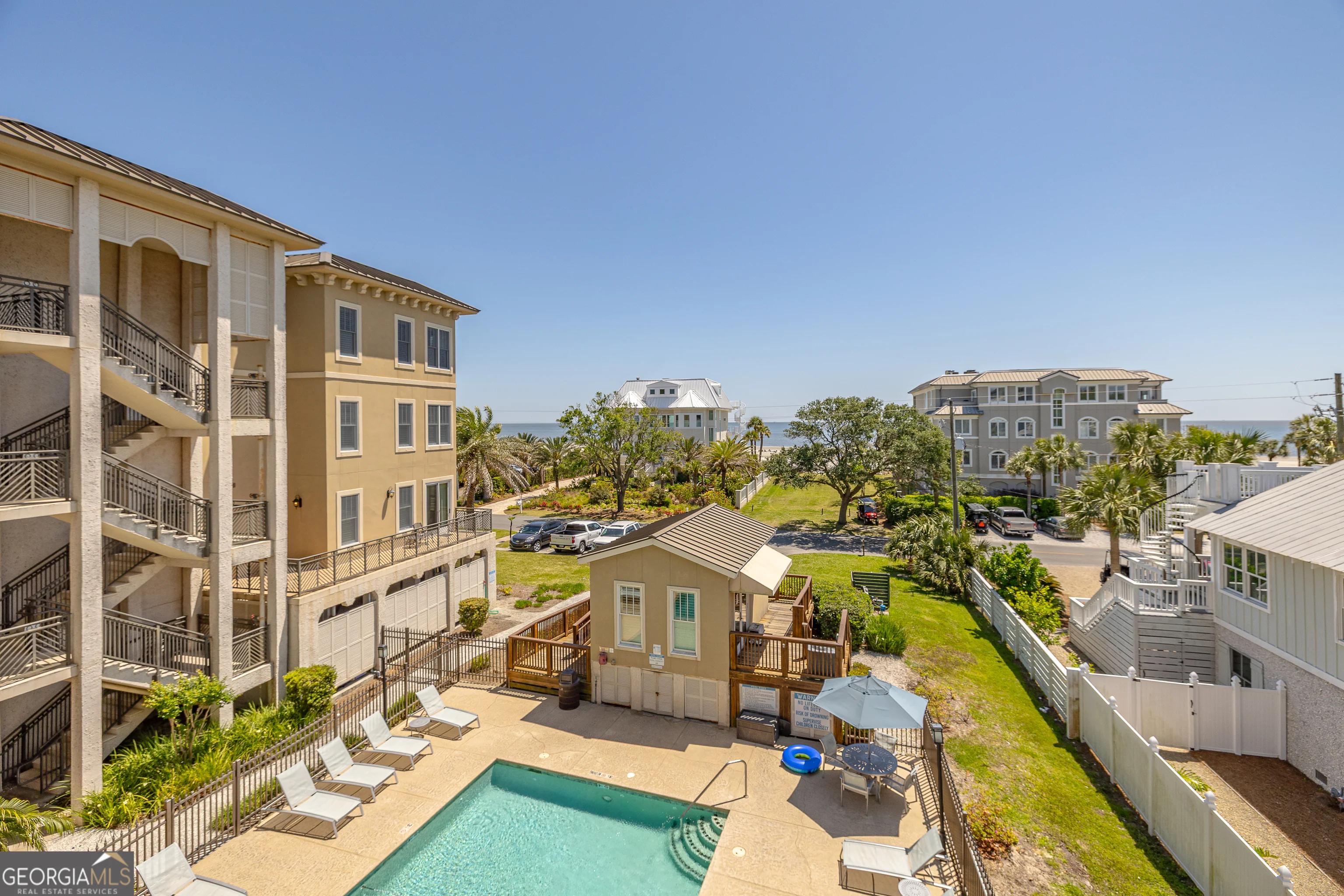 1015 Beachview Drive Unit 208