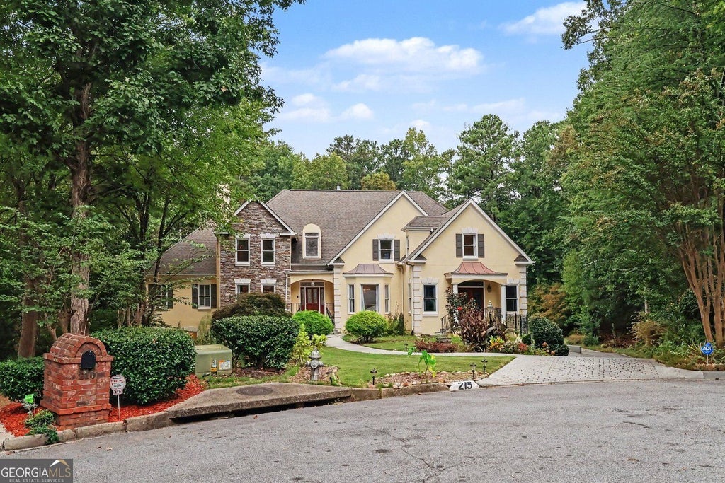 Photo of 215 Hamden Trace SW, Atlanta, GA 30331 (MLS # 10878692)