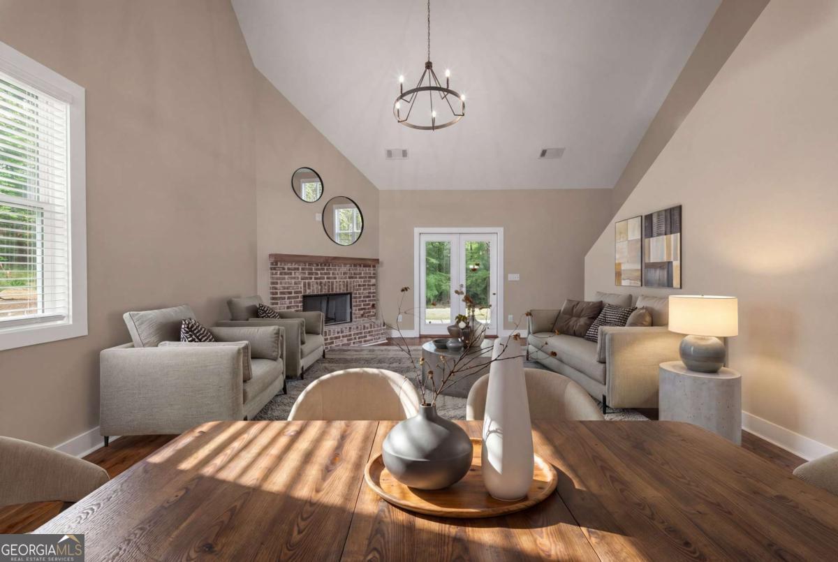 315 River Bluff DR