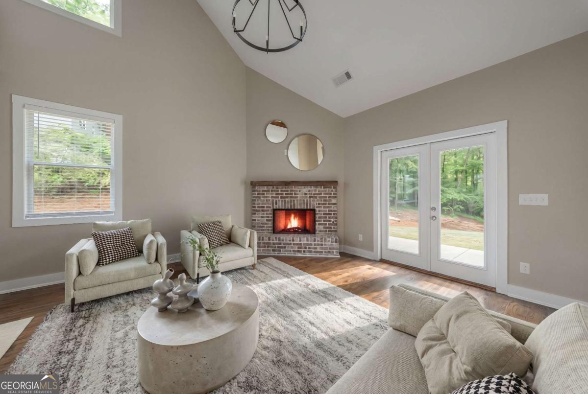 315 River Bluff DR