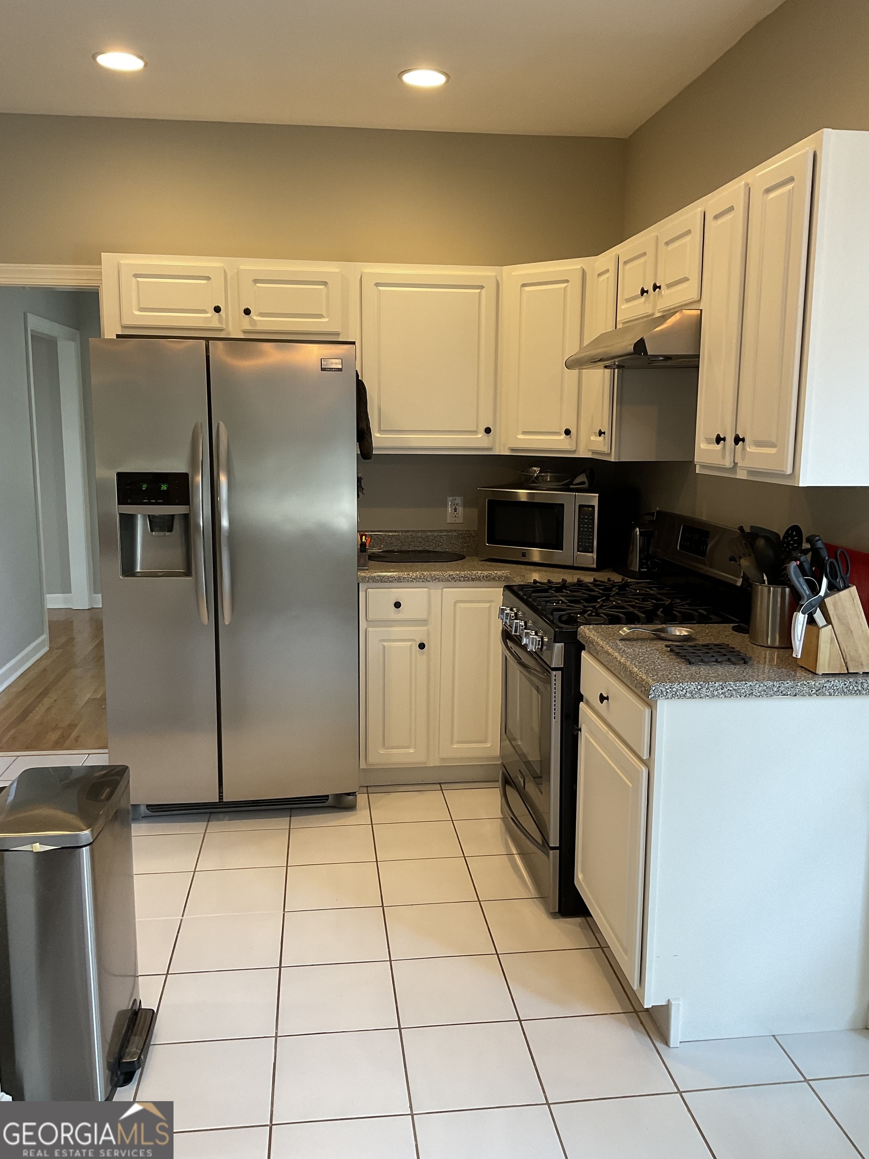 1070 High Point TER SW