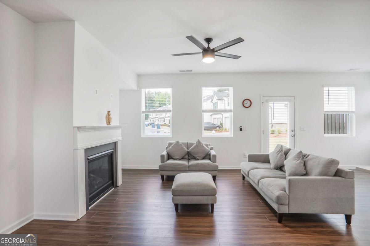 3848 Hester ST