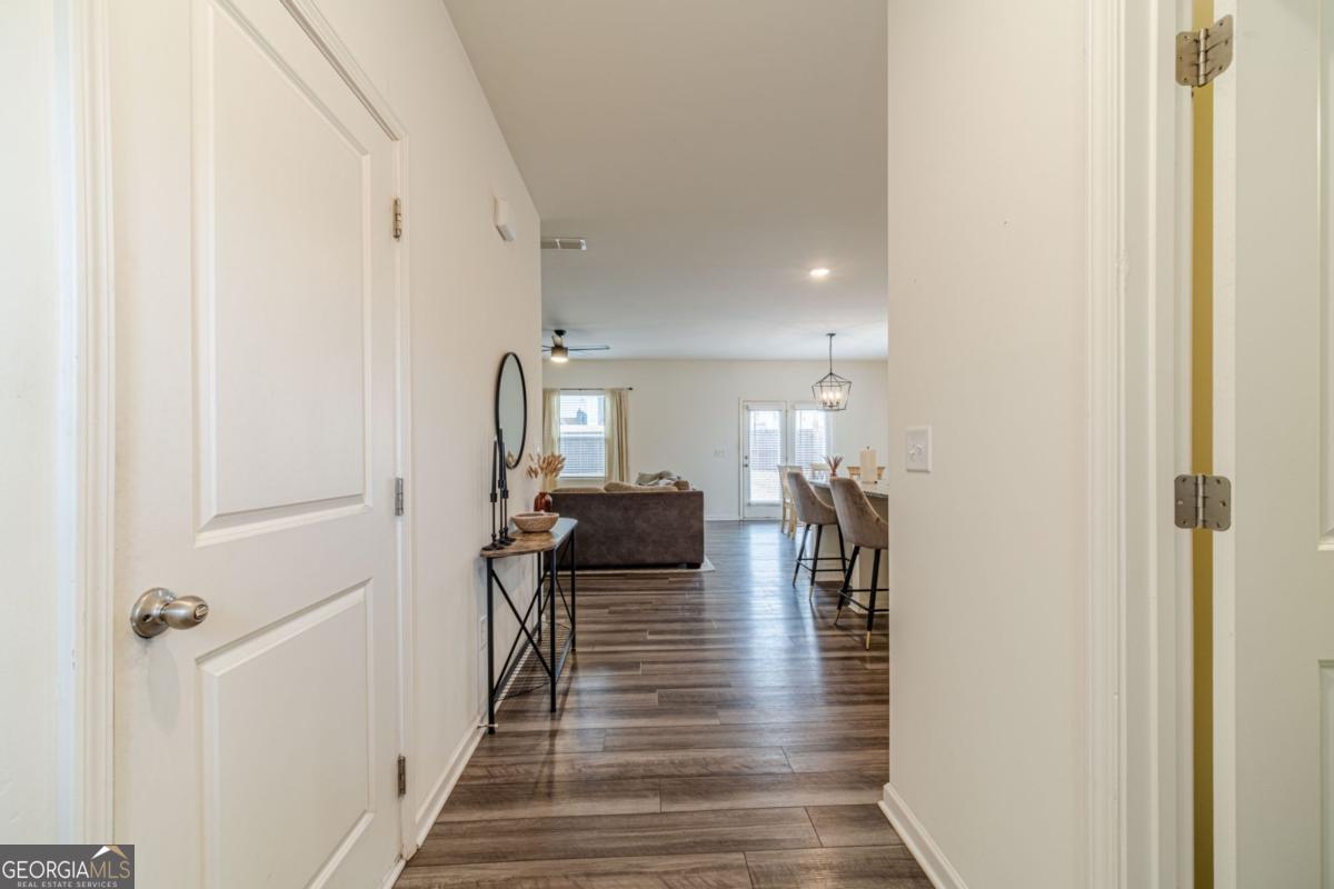 222 Knightsbridge LN