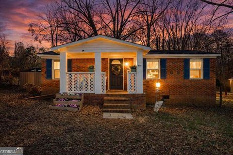 Photo of 336 Gordon St, Jefferson, GA 30549 (MLS # 10674444)