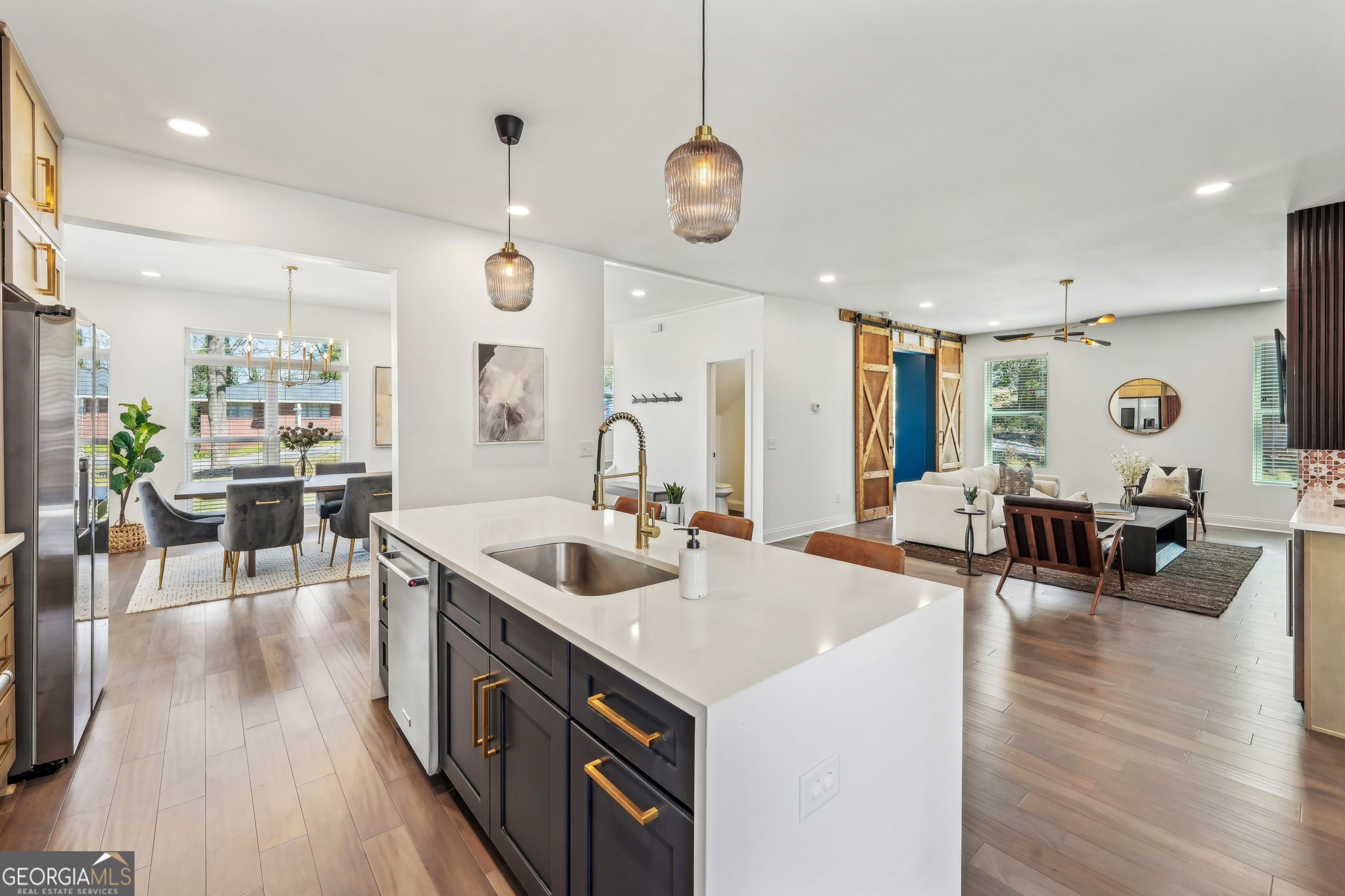 3087 Alston DR