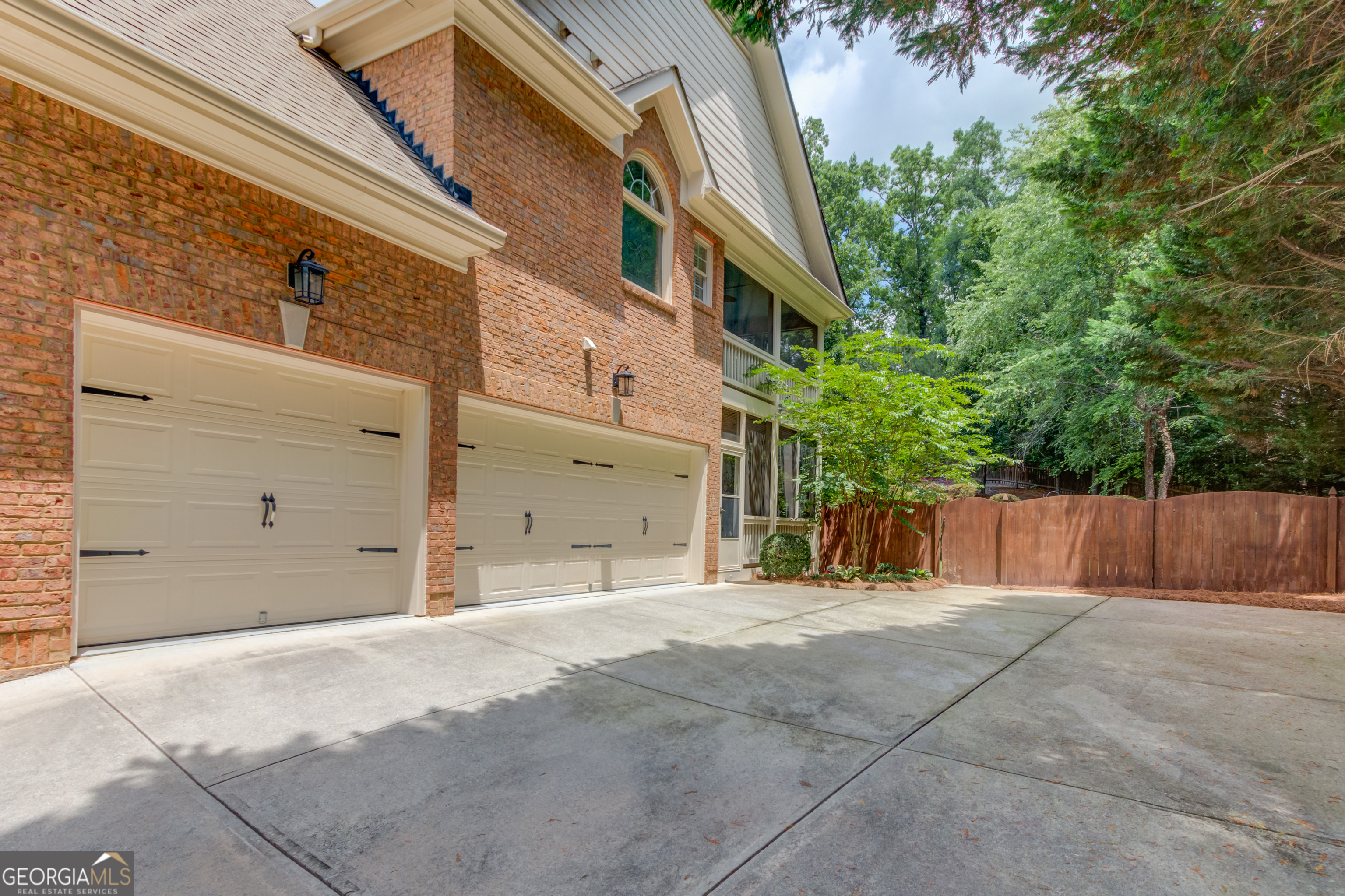 2748 Hidden Falls DR