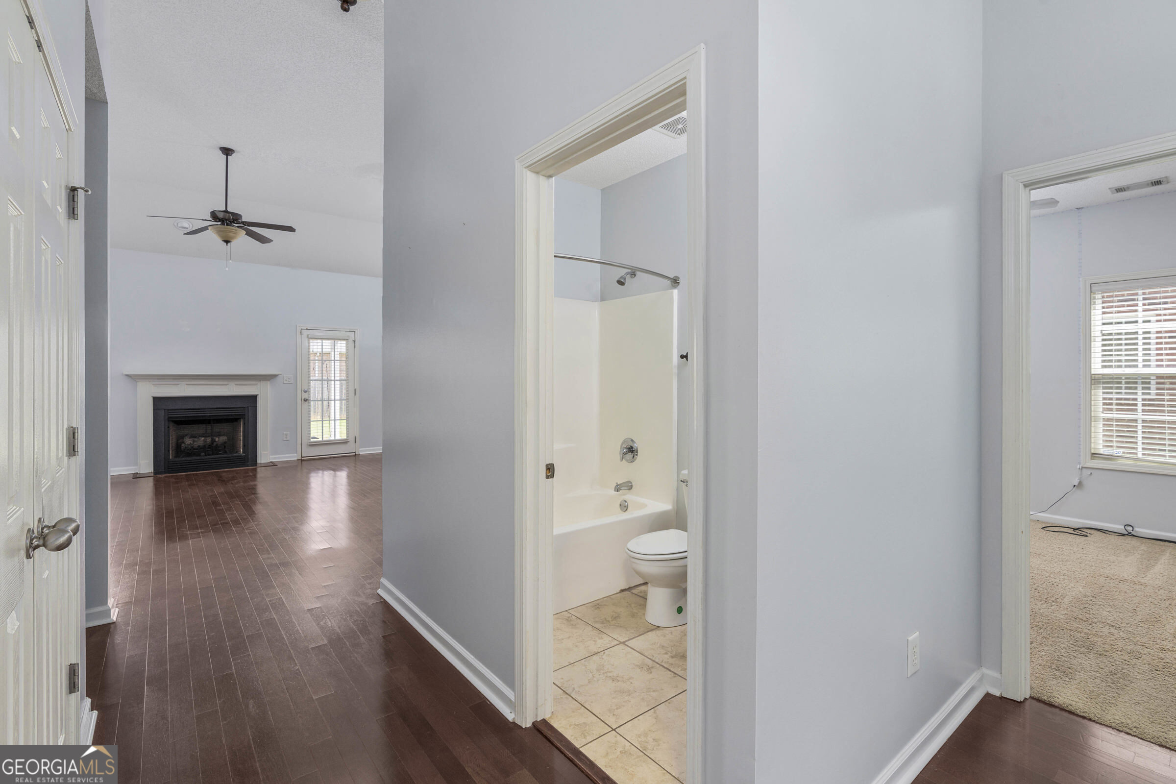 128 Glen Arbor LN