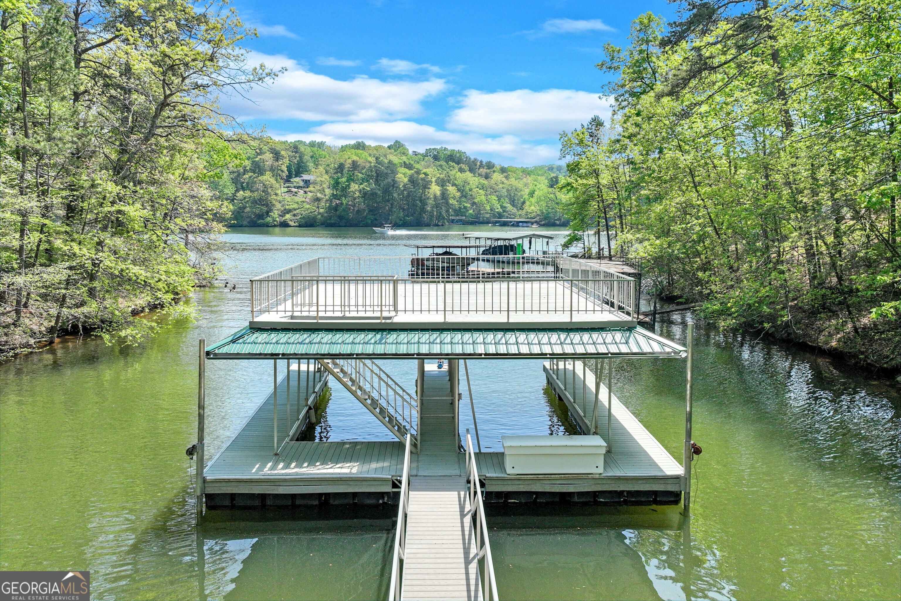 2436 Hawthorne LN