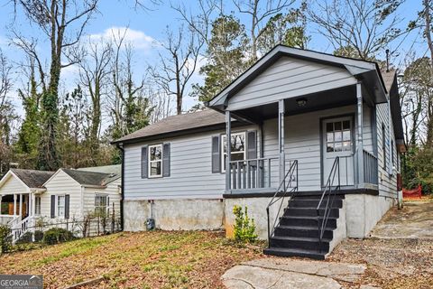 Photo of 1233 Lockwood Drive SW, Atlanta, GA 30311 (MLS # 10700854)