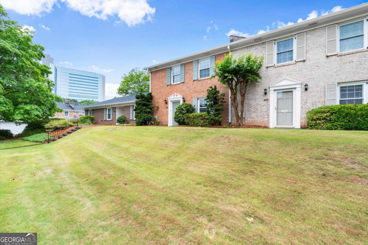 1646 Executive Park LN NE