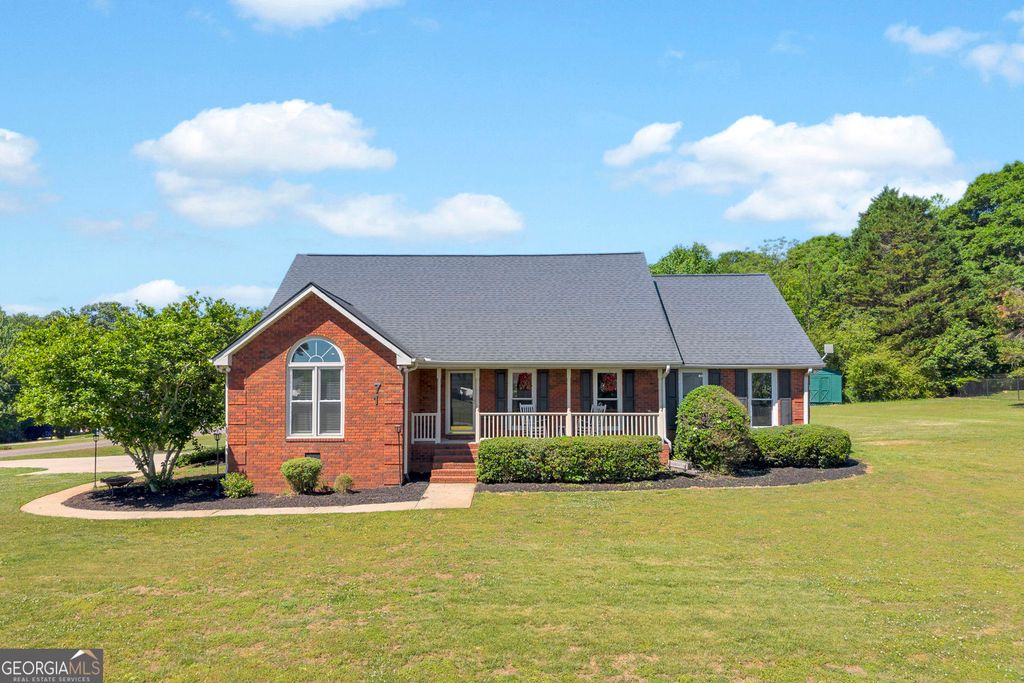 Photo of 71 Woodridge Way, Royston, GA 30662 (MLS # 10737697)