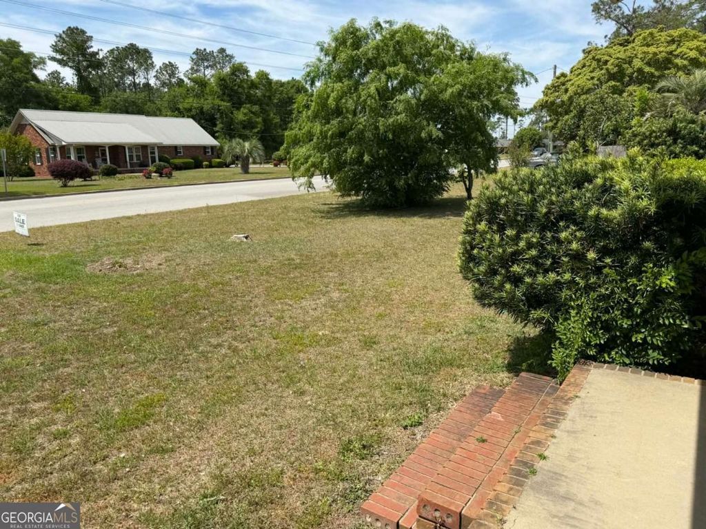 Photo of 311 Douglas Street, Alma, GA 31510 (MLS # 10732079)