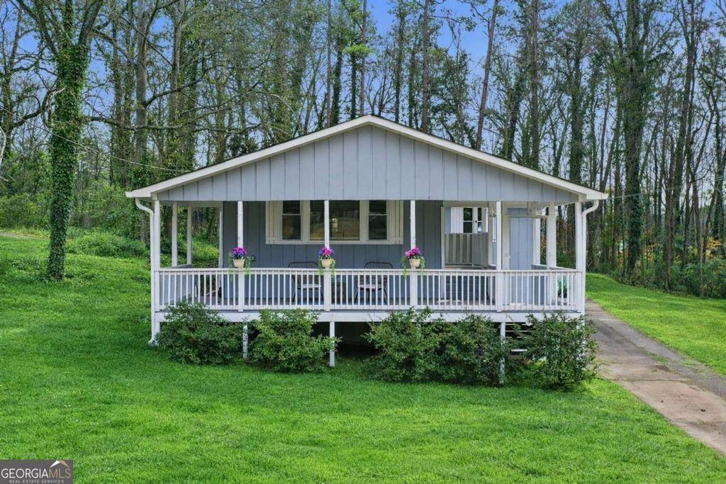 Photo of 1722 Crestridge Drive, Marietta, GA 30067 (MLS # 10682388)