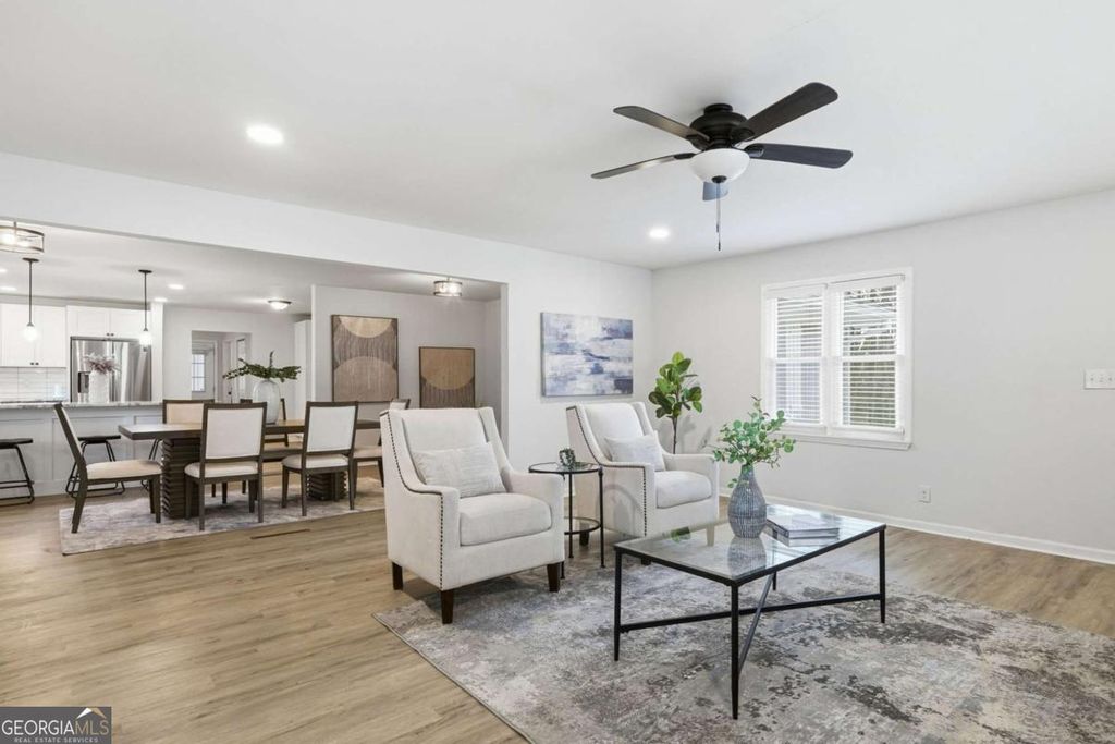 Photo of 1722 Crestridge Drive, Marietta, GA 30067 (MLS # 10682388)